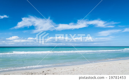 Beautiful blue sky holiday Varadero beach scene. 19781453