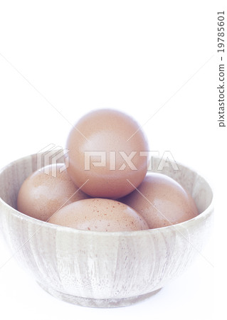Eggs isolated on white background Eggs isolated on white background 19785601