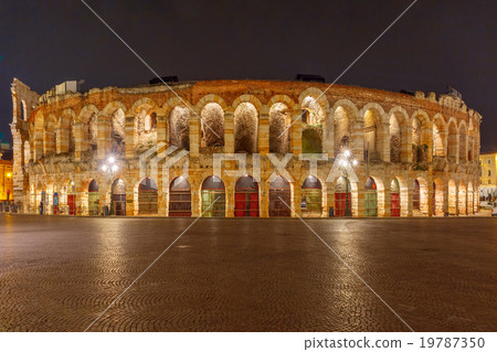 Roman Arena in Verona at night, Italy Roman Arena in Verona at night, Italy 19787350