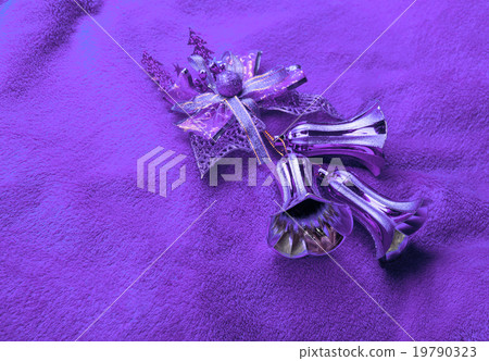 Xmas bells on violet background Xmas bells on violet background 19790323