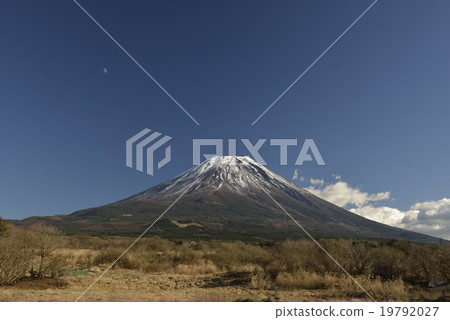 Mt. Fuji and the moon Mt. Fuji and the moon 19792027