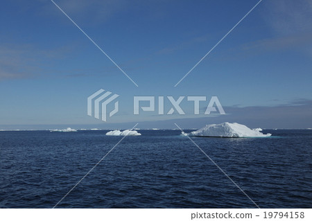 Arctic iceberg Arctic iceberg 19794158