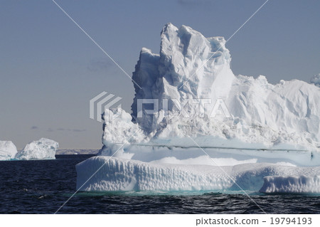 Arctic iceberg 19794193