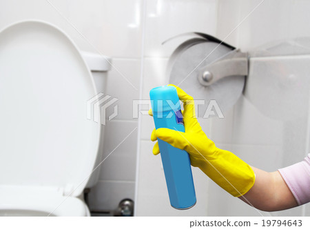 air freshner in hand 19794643