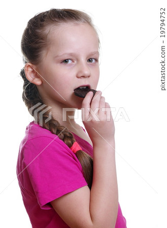 girl with chocolate 19794752