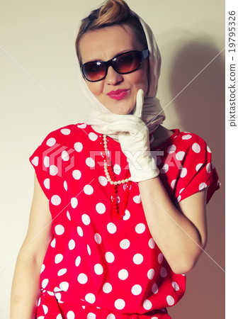 retro girl portrait retro girl portrait 19795326