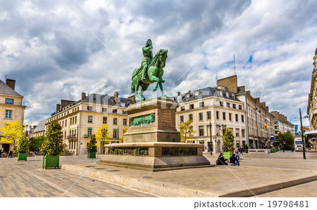 Monument of Jeanne d'Arc in Orleans, France 19798481