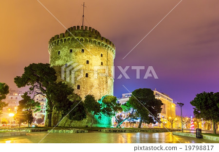 White Tower of Thessaloniki in Greece at night 19798817