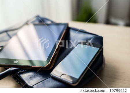Belongings 19799612
