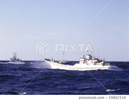 鰹魚漁船在運作中 鰹魚漁船在運作中 19802510