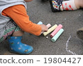 Drawing with chalk 19804427