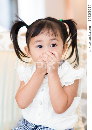 Little girl feeling excited 19805913