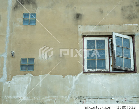 Old wall of buildings in Bangkok 19807532