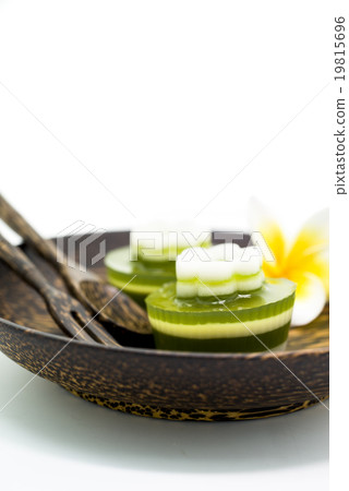 Thai dessert, pandan Jelly serve on palm wood dish 19815696