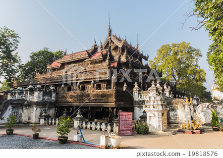 Shwenandaw Kyaung Temple or Golden Palace Shwenandaw Kyaung Temple or Golden Palace 19818576