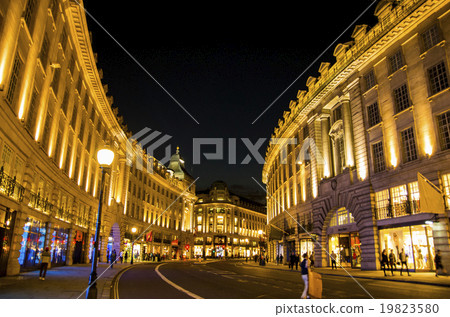 Piccadilly Circus Piccadilly Circus 19823580