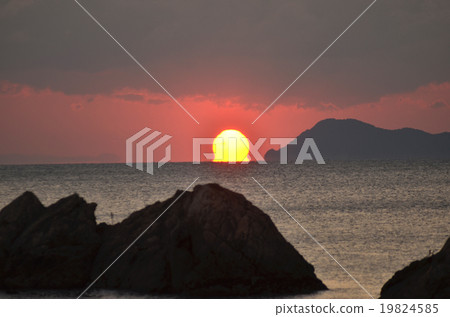 First sunrise First sunrise 19824585