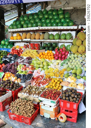 Fruit shop in Hanoi 19826702
