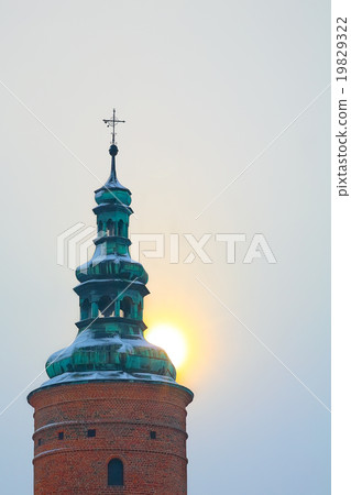 sun on the dome of the church 19829322