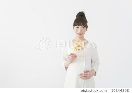 Pregnant woman and maternal child notebook 19844898