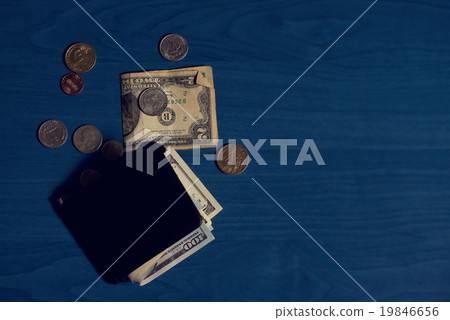 Wallet banknotes and coins 19846656