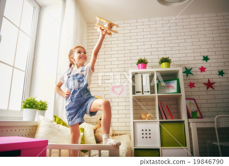 happy child girl 19846790