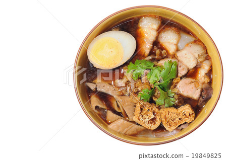 Crunchy Pork Soup with noodle isolated 19849825