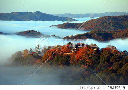 Castle in the sky Bitshin Matsuyama Castle 350 Castle in the sky Bitshin Matsuyama Castle 350 19850249