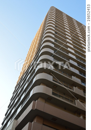 Looking up at the apartment (Yokohama City, Kanagawa Prefecture) Looking up at the apartment (Yokohama City, Kanagawa Prefecture) 19852453