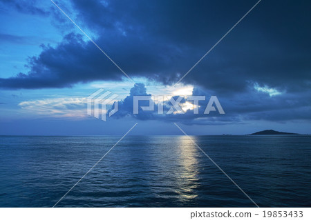 Mysterious morning of Miyakojima Ogamijima Mysterious morning of Miyakojima Ogamijima 19853433