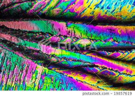 Photomicrograph of crystals of citric acid 19857619