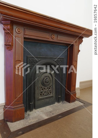 Matsumoto-shi old priest museum fireplace longitudinal (overlooking vertical door closed) American style building in the Meiji era Shinshu Matsumoto's historic monuments Matsumoto-shi old priest museum fireplace longitudinal (overlooking vertical door closed) American style building in the Meiji era Shinshu Matsumoto's historic monuments 19857642