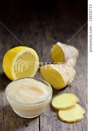 honey, lemon and ginger 19858713