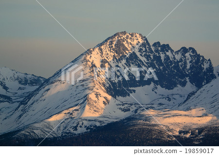 Ridge of sunlight 19859017