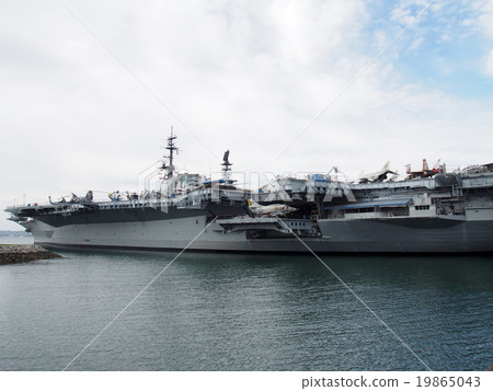 Midway class aircraft carrier Midway class aircraft carrier 19865043