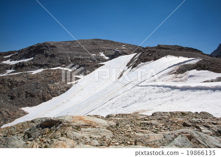 View from the Diavolezza to the mountains  19866135