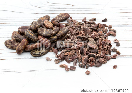 Cacao Beans and Cacao Nibs: Cacao Beans & Nibs (Cocoa Beans) 19867901