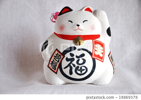 Strange? Invited cat bringing money Strange? Invited cat bringing money 19869378