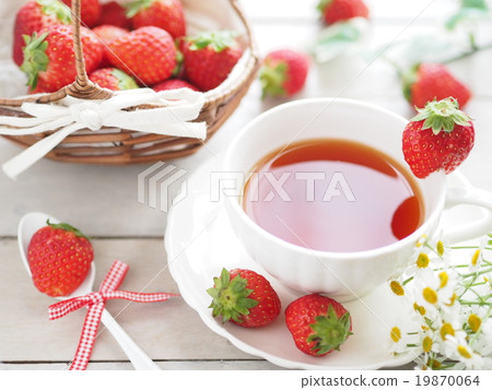 Strawberry tea 19870064