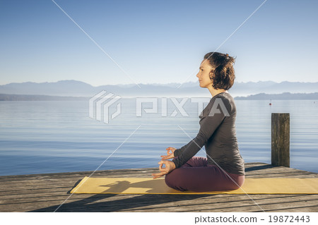yoga woman 19872443
