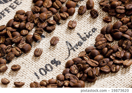 圖庫照片: still life of coffee beans