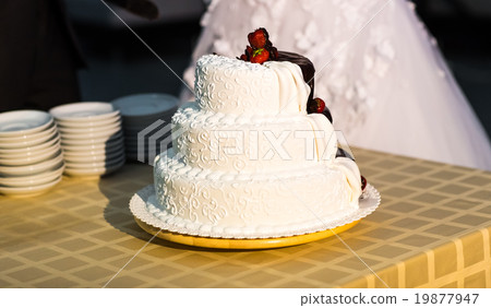 chocolate-cream wedding cake 19877947