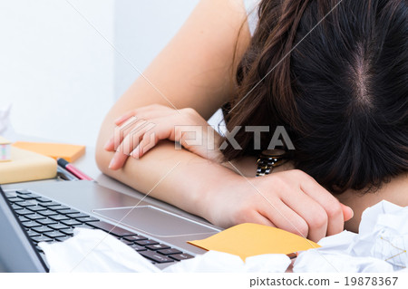 Lack of sleep Female employees sleepy and sleepy women tired people Asian photos Material PC OL White Back 19878367