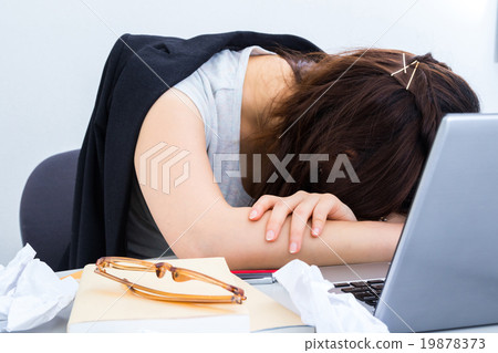 Lack of sleep Female employees sleepy and sleepy women tired people Asian photos Material PC OL White Back 19878373
