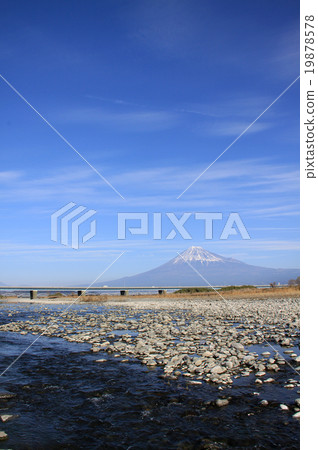 Fuji view from the mouth of the Fujikawa river Fuji view from the mouth of the Fujikawa river 19878578