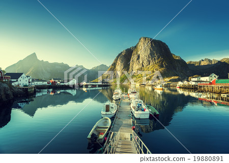 sunset - Reine, Lofoten islands, Norway sunset - Reine, Lofoten islands, Norway 19880891