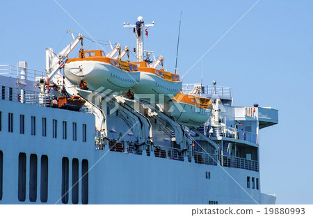 Safety lifeboat on deck of a cruise ship 19880993