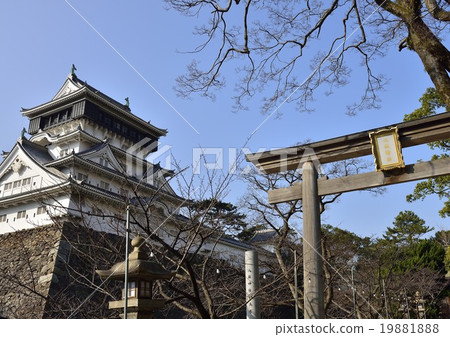 Ogura Castle and Yasaka Shrine Torii 19881888