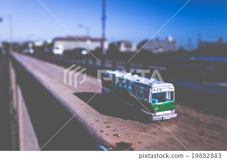 Route bus, blurred background 19882883