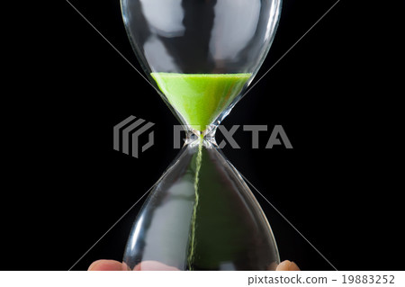 沙漏，黑色背景 19883252